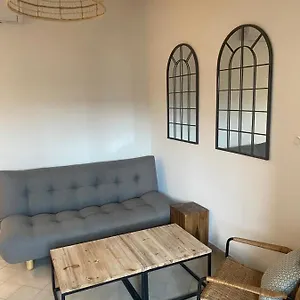 https://la-tour-3-appart-au-coeur-de-la-petite-venise.fr-provencehotel.com